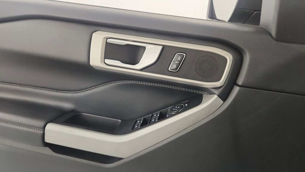 Certified 2023 Ford Explorer XLT w/ Equipment Group 202A image 16