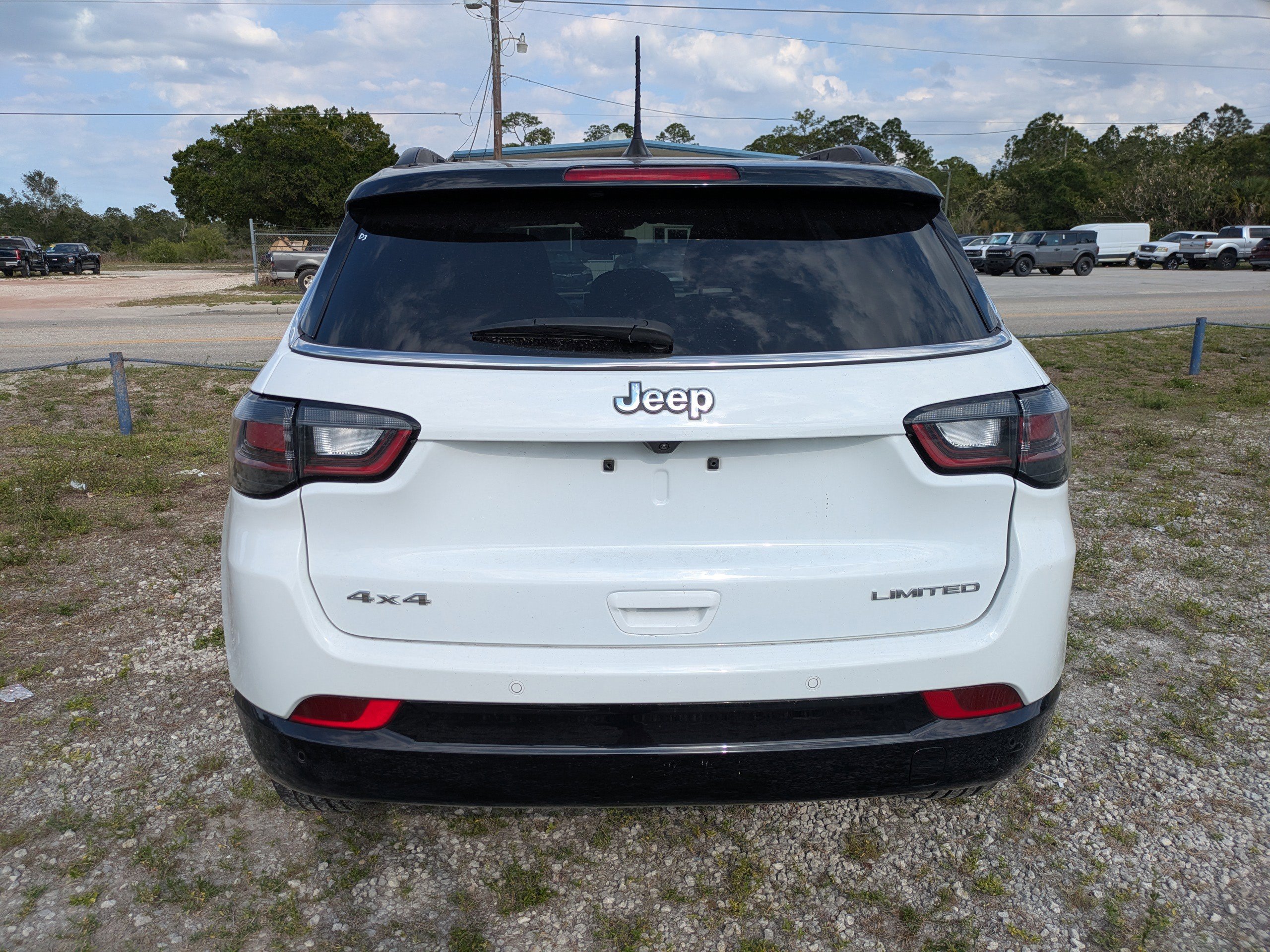 Used 2024 Jeep Compass Limited w/ Elite Group AWD/4WD image 5