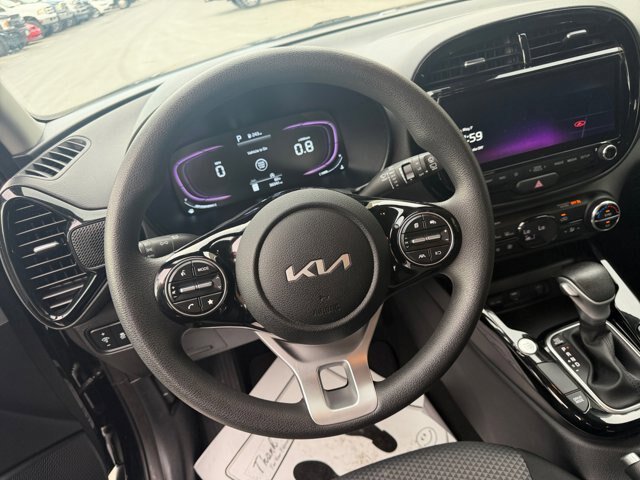 Used 2023 Kia Soul S FWD image 9