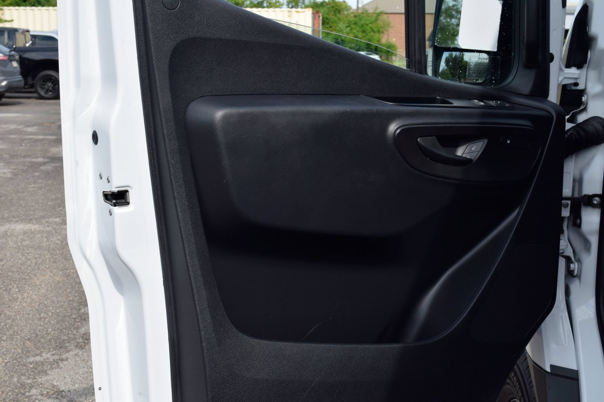 Used 2025 Mercedes-Benz Sprinter 2500 image 17