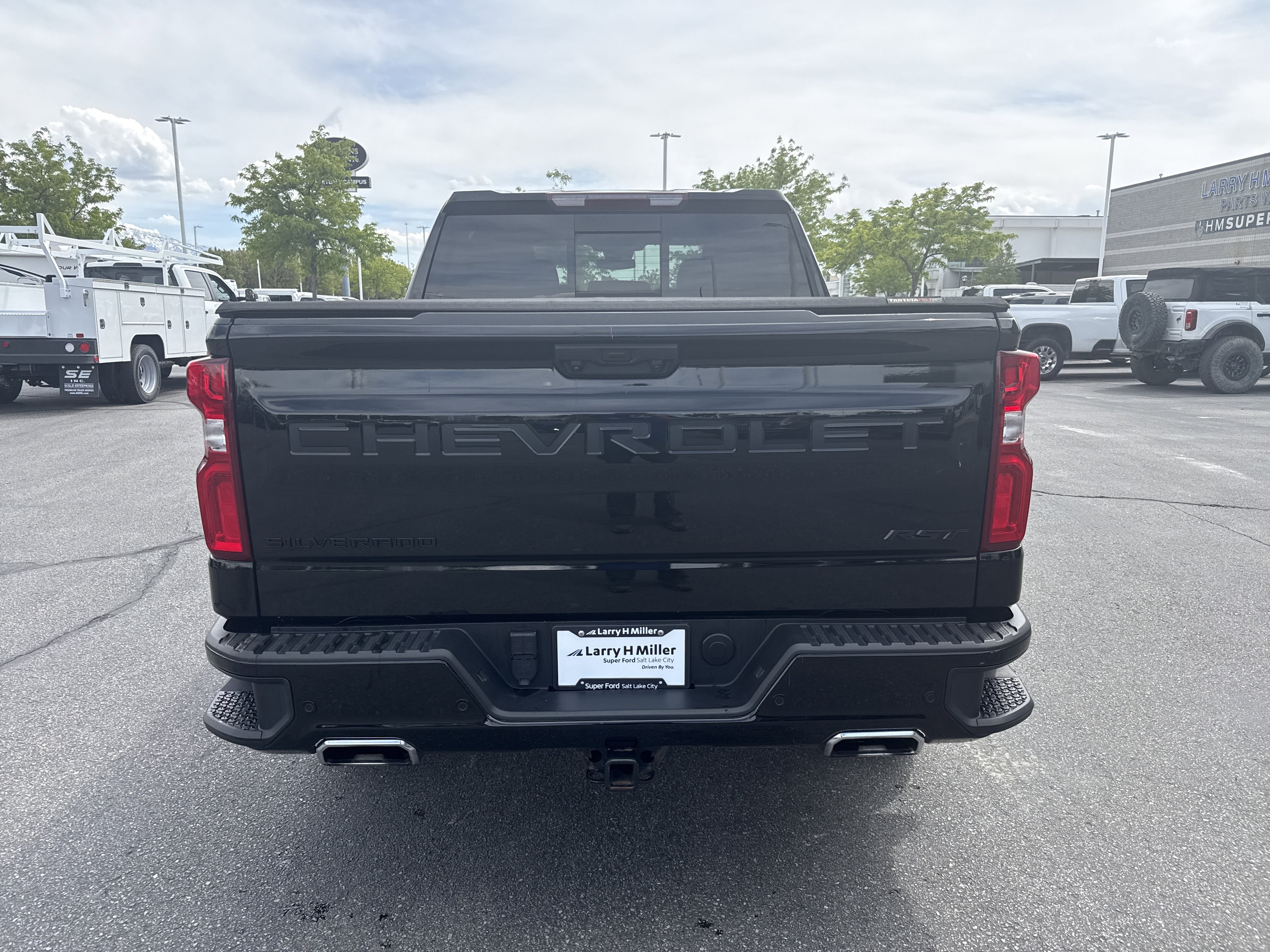 Used 2024 Chevrolet Silverado 1500 RST w/ Convenience Package II AWD/4WD image 4