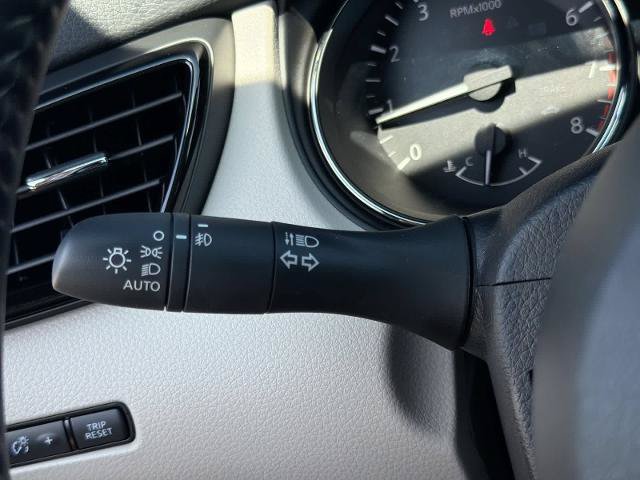 Used 2022 Nissan Rogue Sport SV AWD/4WD image 27
