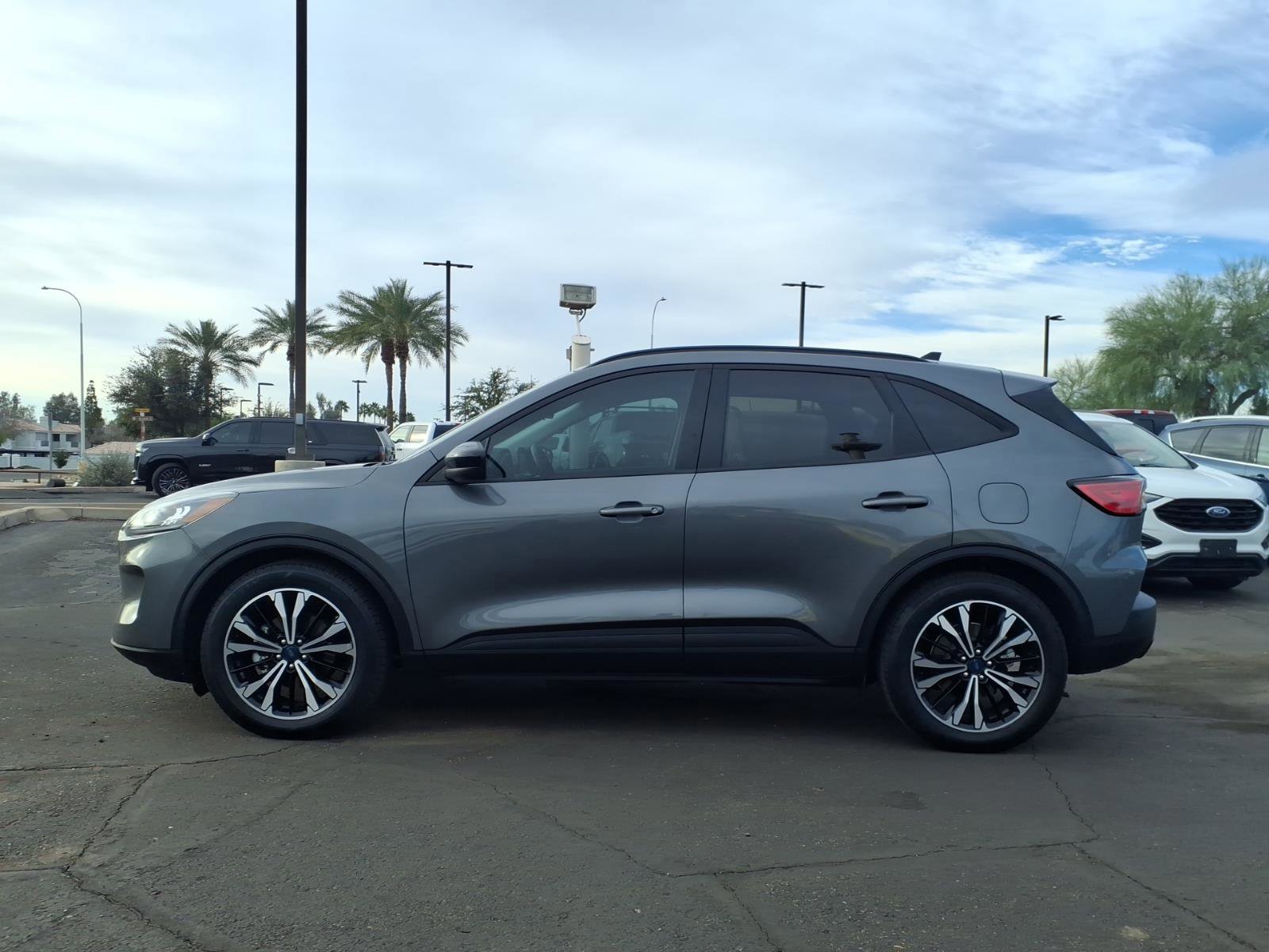 Certified 2022 Ford Escape SE w/ SE Sport Appearance Package image 6