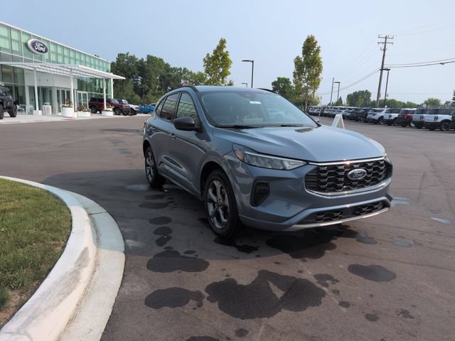 Certified 2024 Ford Escape ST-Line w/ Tech Pack #1 AWD/4WD image 7