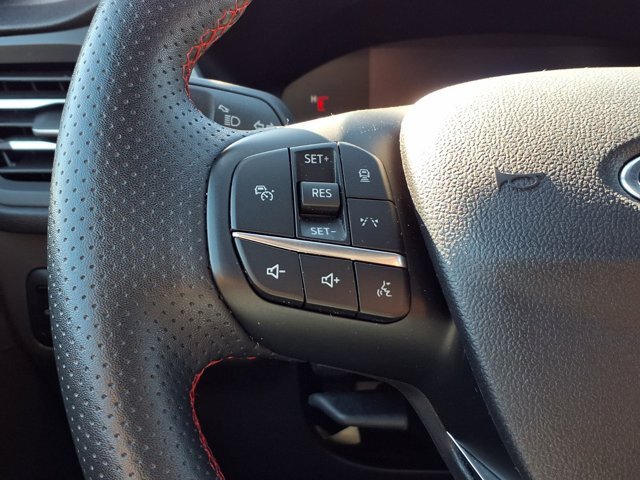 Certified 2024 Ford Escape ST-Line w/ Tech Pack #1 AWD/4WD image 18