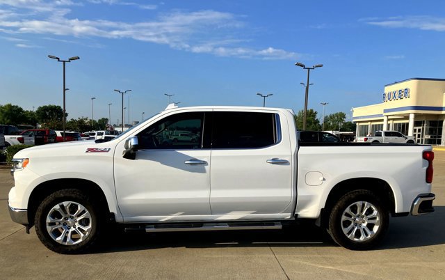 Used 2024 Chevrolet Silverado 1500 LTZ w/ Technology Package image 2