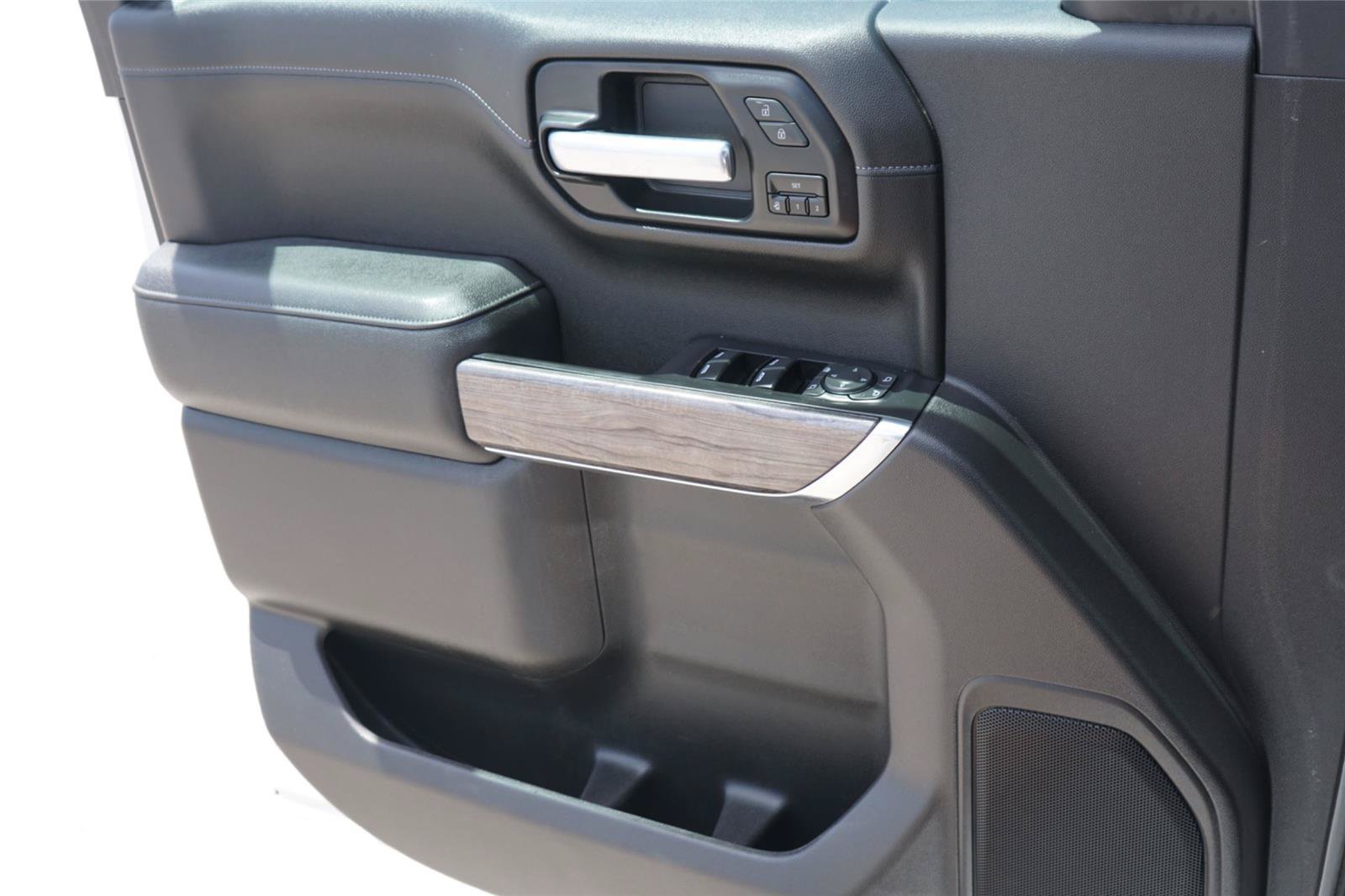 Used 2021 Chevrolet Silverado 1500 LTZ RWD image 18