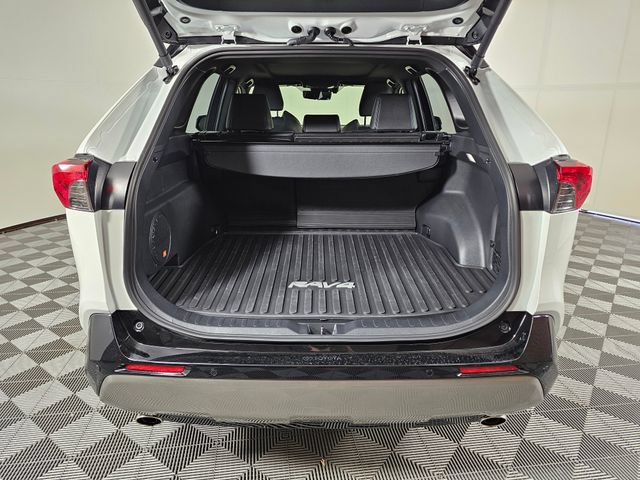 Used 2025 Toyota RAV4 XSE w/ Advanced Technology Package AWD/4WD image 17