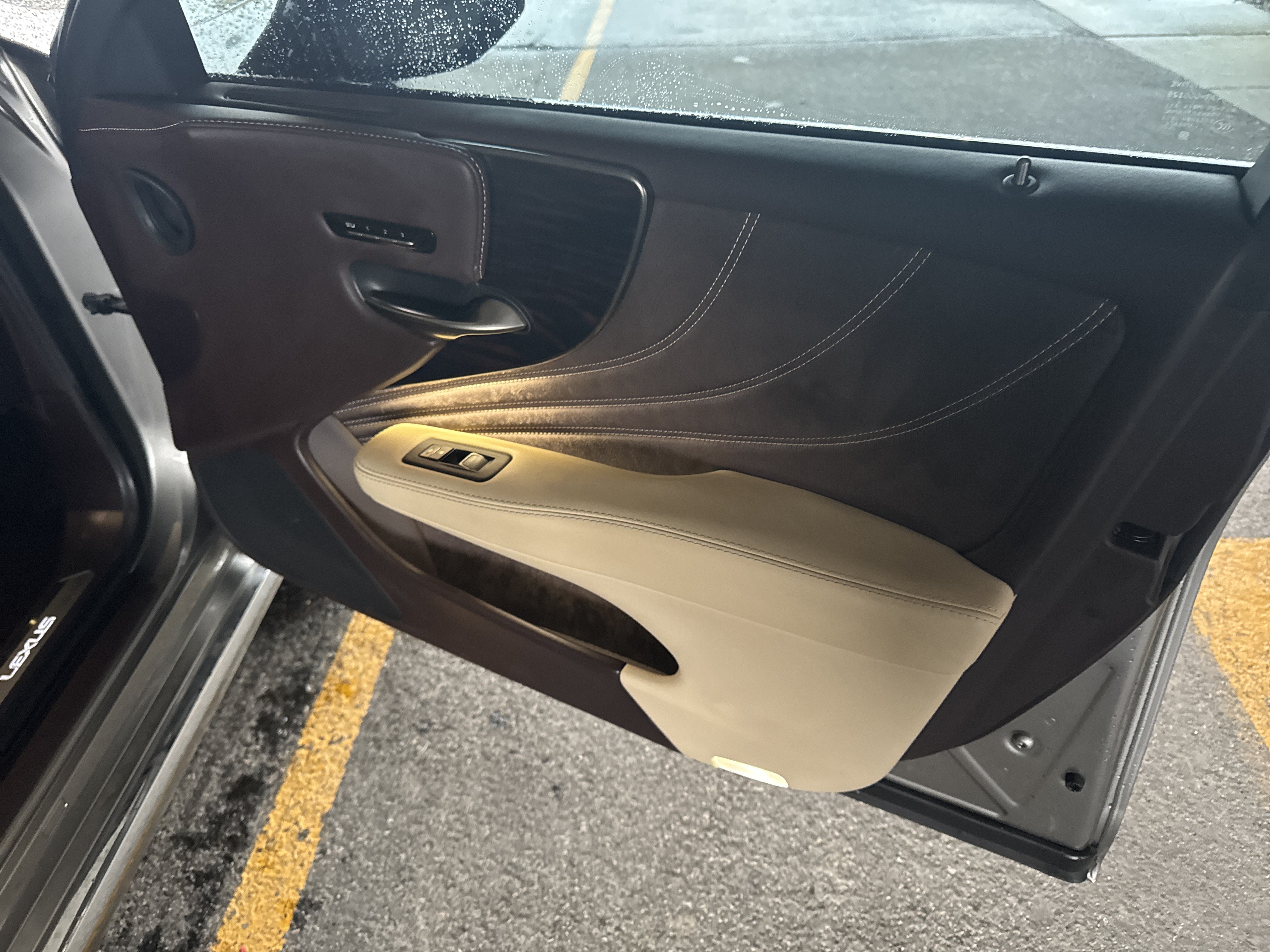 Used 2019 Lexus LS 500 w/ Interior Upgrade Package RWD image 6