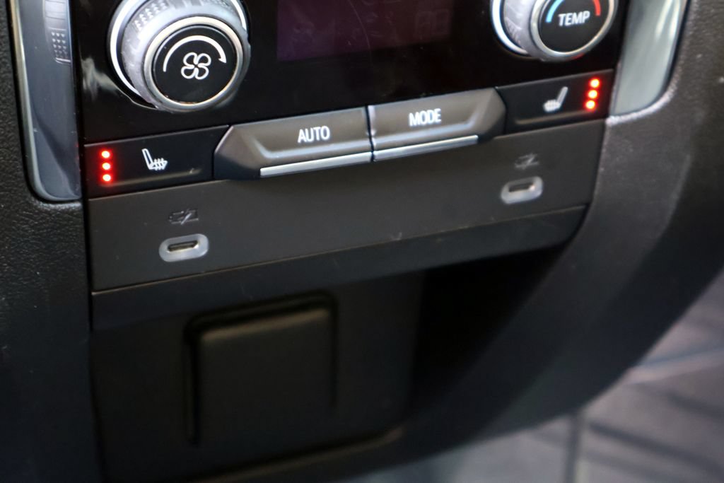 Used 2023 Chevrolet Tahoe Premier RWD image 34