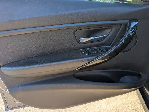Used 2018 BMW 320i Sedan RWD image 15