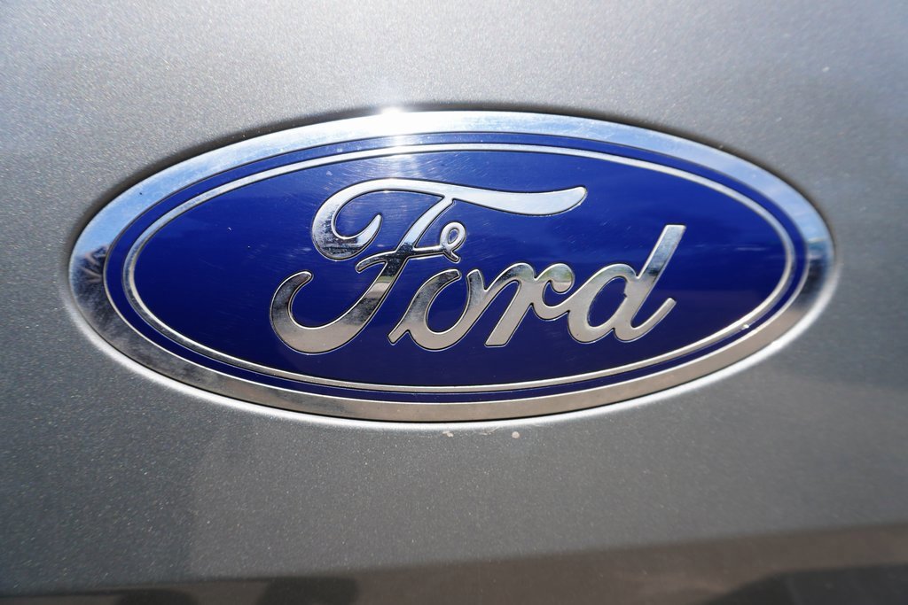 Certified 2019 Ford F150 XLT w/ Equipment Group 302A Luxury image 28