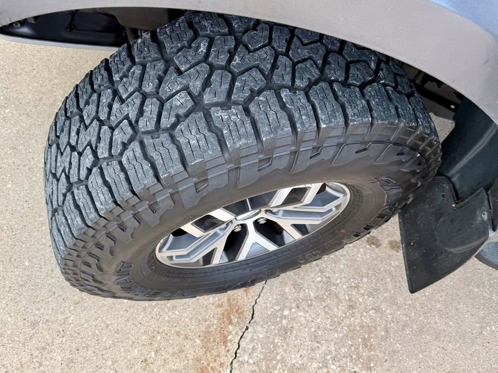 Certified 2018 Ford F150 Raptor w/ Equipment Group 802A Luxury image 38