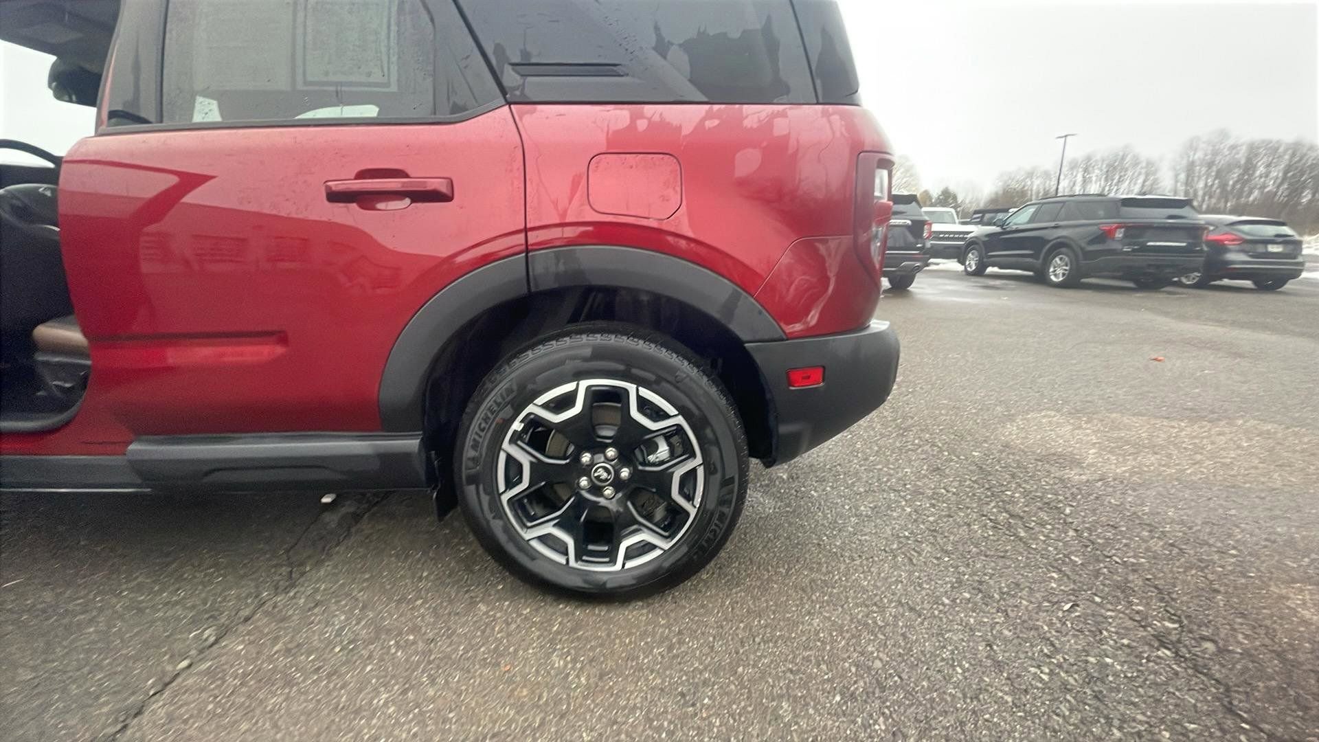 Certified 2025 Ford Bronco Sport Outer Banks w/ Outer Banks Tech Package+ AWD/4WD image 25