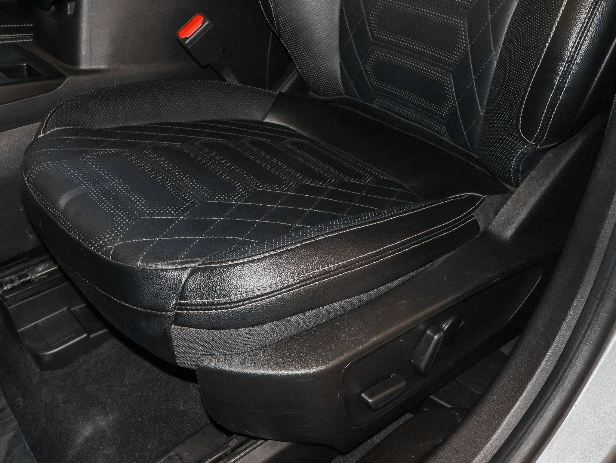 Certified 2023 Ford Escape Platinum w/ Premium Technology Package AWD/4WD image 24