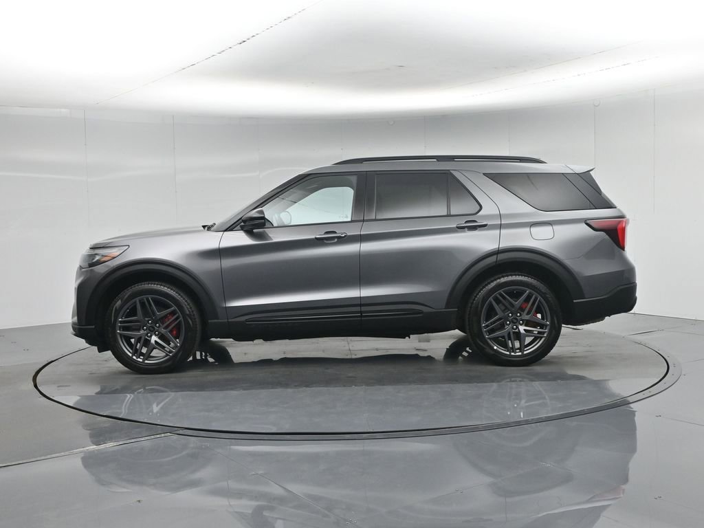 Certified 2025 Ford Explorer ST-Line w/ ST-Line Street Pack AWD/4WD image 31