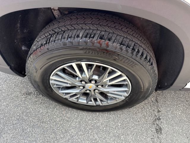 Used 2025 Chevrolet Traverse LT image 13