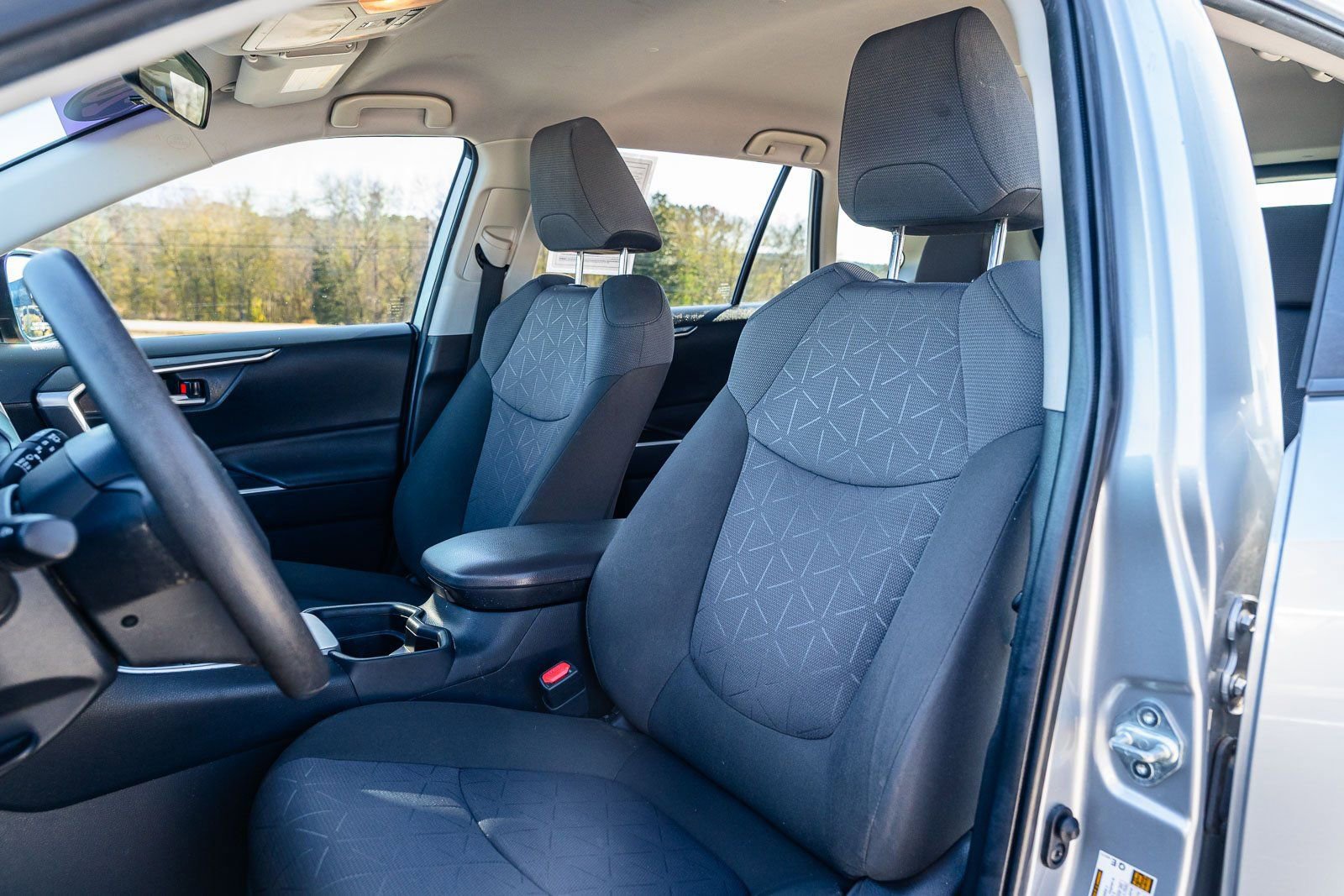 Used 2020 Toyota RAV4 XLE image 20