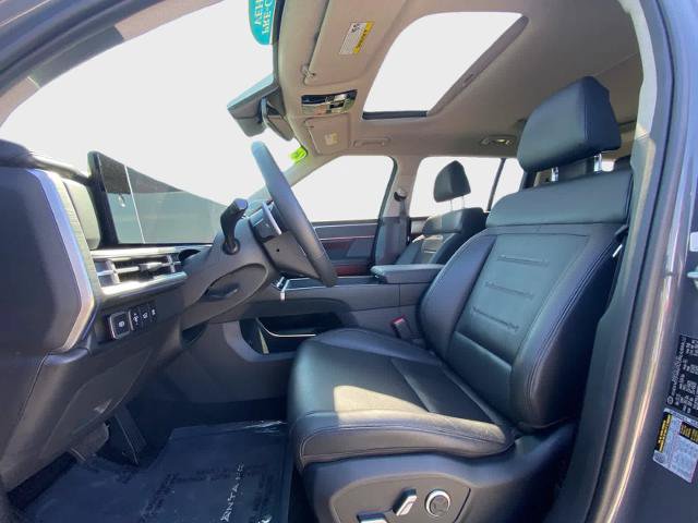 Used 2025 Hyundai Santa Fe Limited FWD image 13