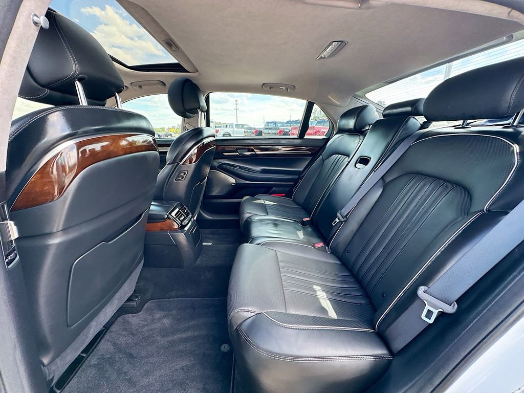 Used 2019 Genesis G90 3.3T Premium RWD image 17