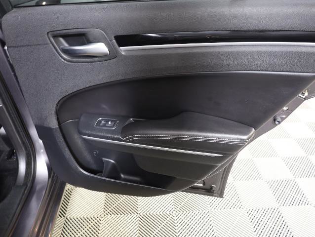 Used 2018 Chrysler 300 S w/ 300S Premium Group image 30