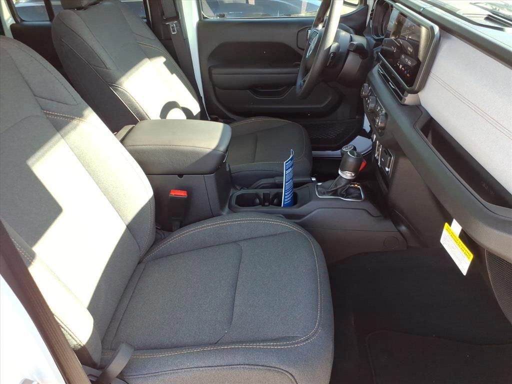 Used 2025 Jeep Gladiator Sport image 6