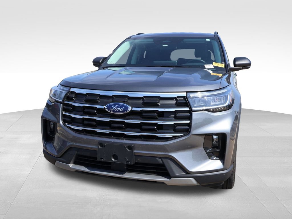 Certified 2025 Ford Explorer Active w/ Active Comfort Package AWD/4WD image 4