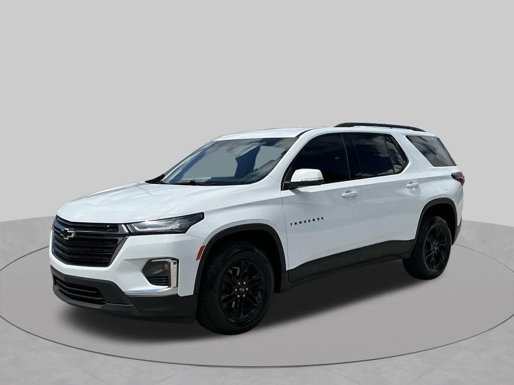 Used 2023 Chevrolet Traverse LT FWD image 2