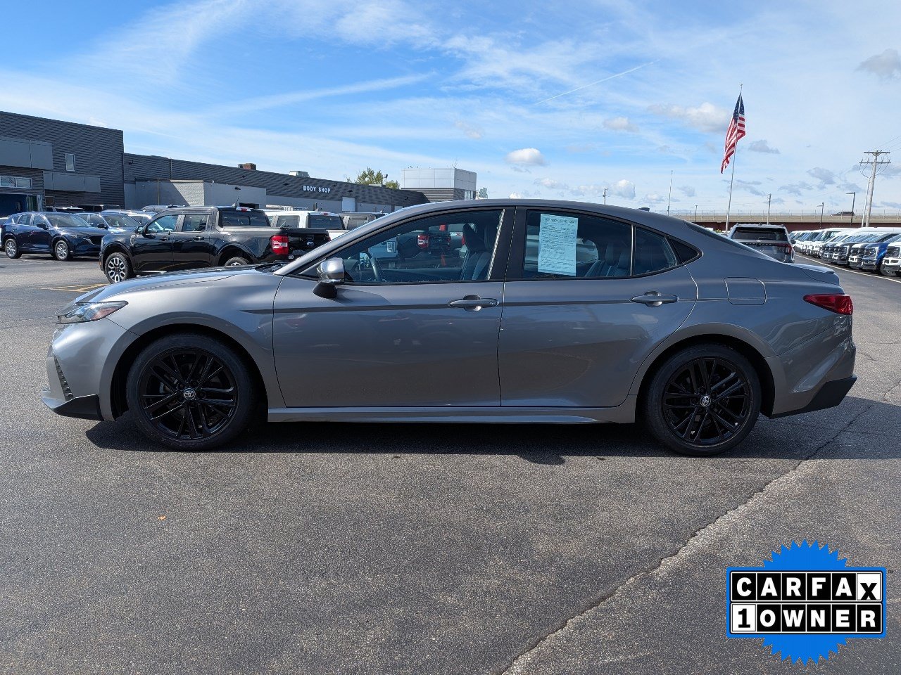 Used 2025 Toyota Camry SE FWD image 7