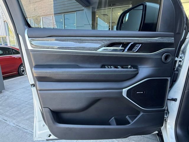 Used 2022 Jeep Wagoneer Series II AWD/4WD image 12