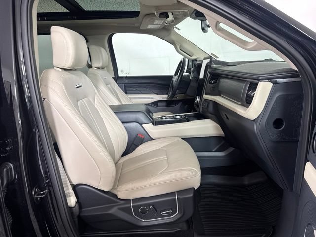 Certified 2023 Ford Expedition Platinum AWD/4WD image 3