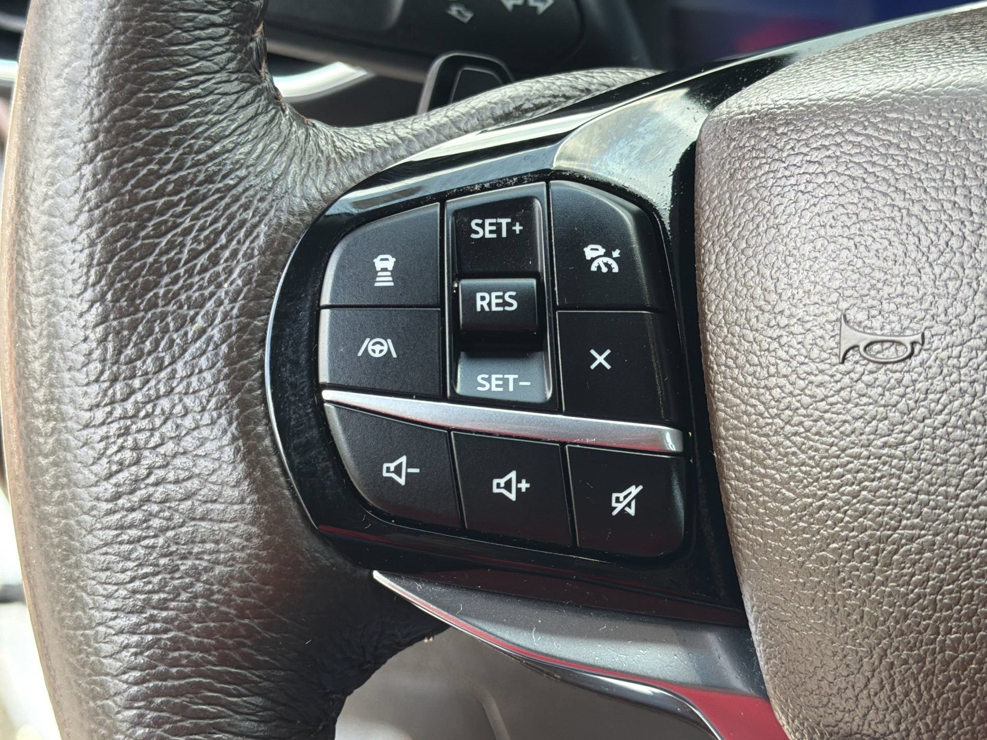 Certified 2021 Ford Explorer King Ranch w/ Premium Technology Package AWD/4WD image 30