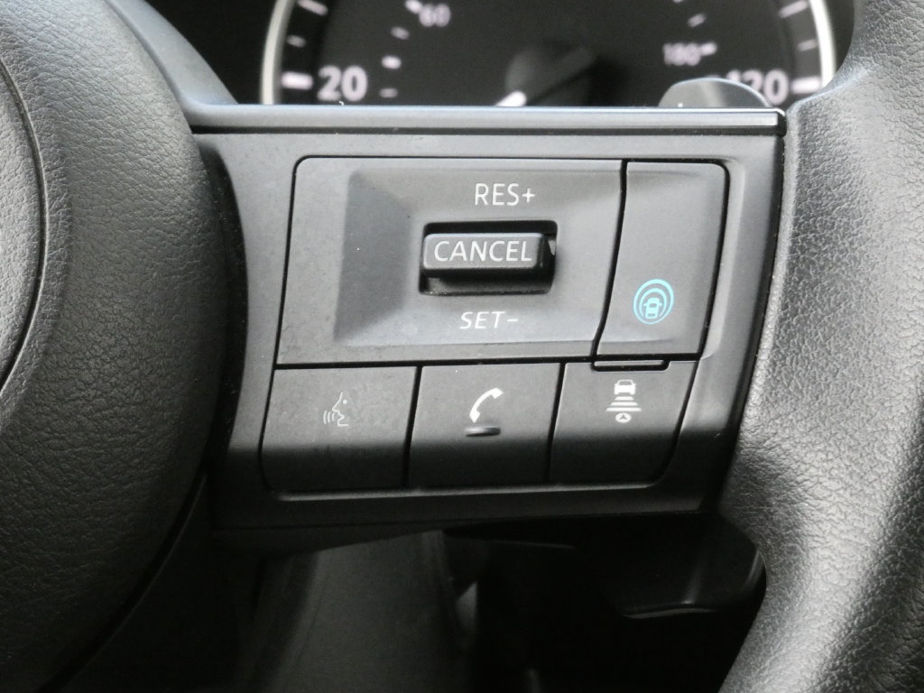 Used 2024 Nissan Rogue SV AWD/4WD image 13