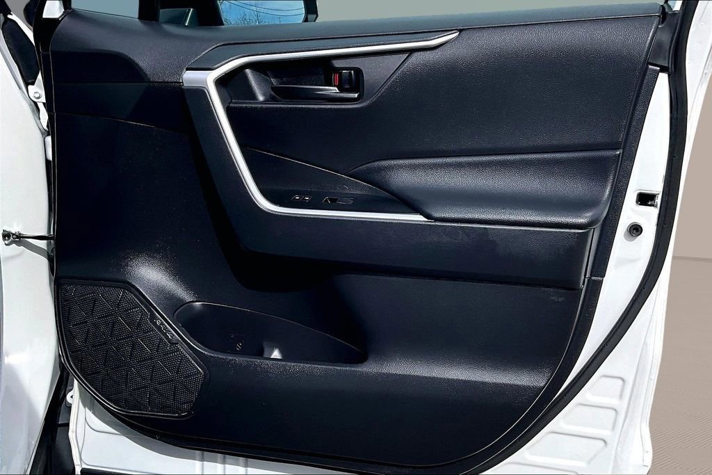 Used 2024 Toyota RAV4 LE image 24