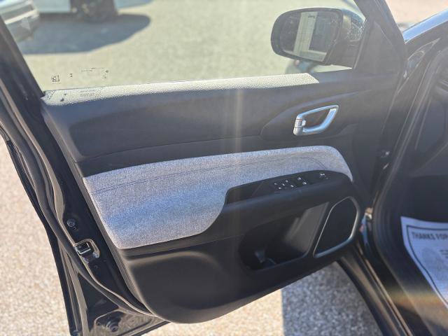 Used 2024 Jeep Compass Latitude AWD/4WD image 10