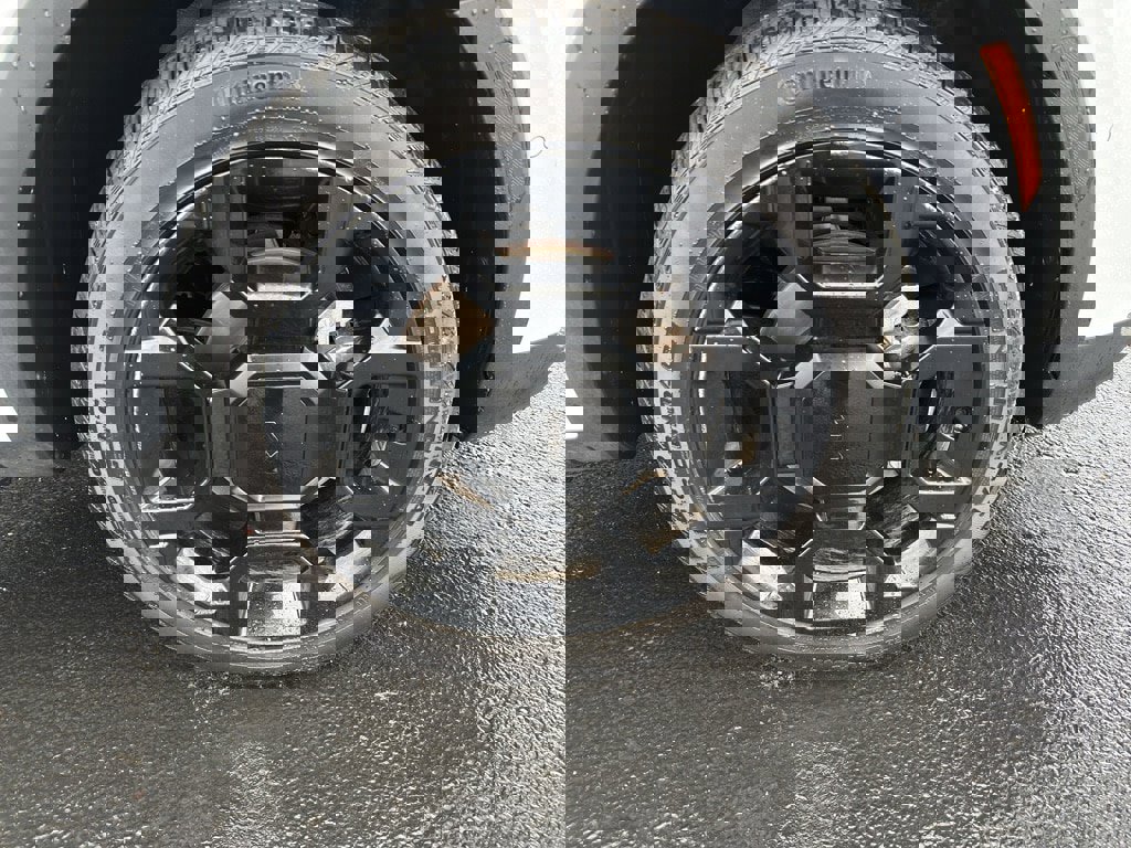 Used 2025 Kia Sorento SX image 11