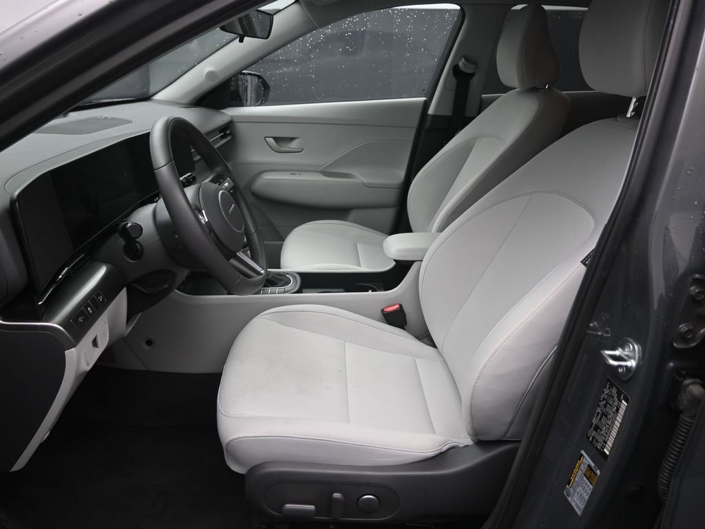 Used 2025 Hyundai Kona SEL FWD image 19