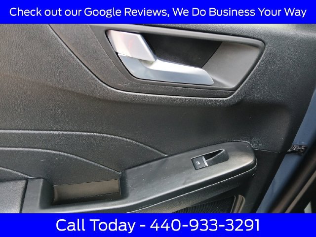 Certified 2025 Ford Escape ST-Line Select AWD/4WD image 32