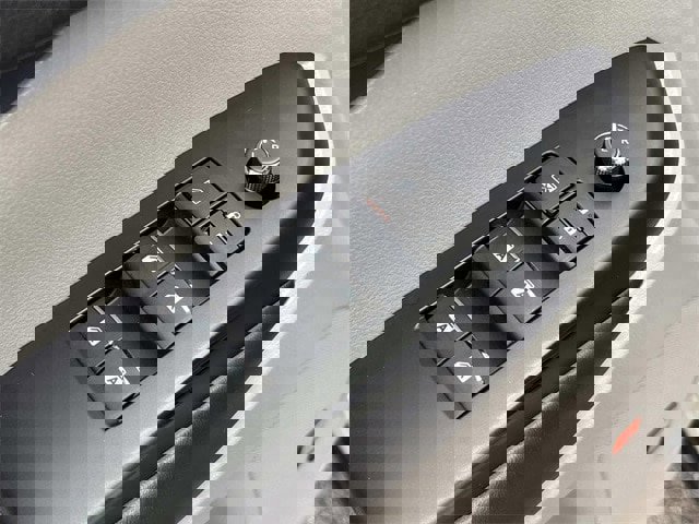 Used 2019 Toyota Highlander Limited image 29