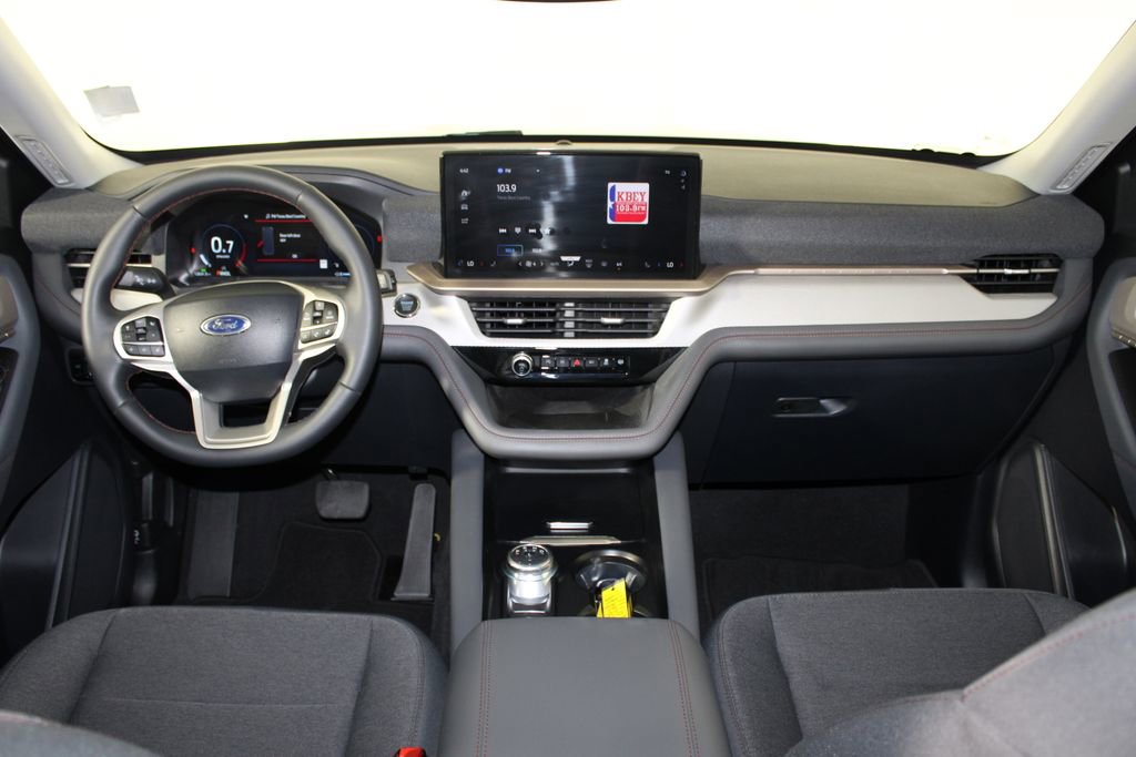 Certified 2025 Ford Explorer Active image 13