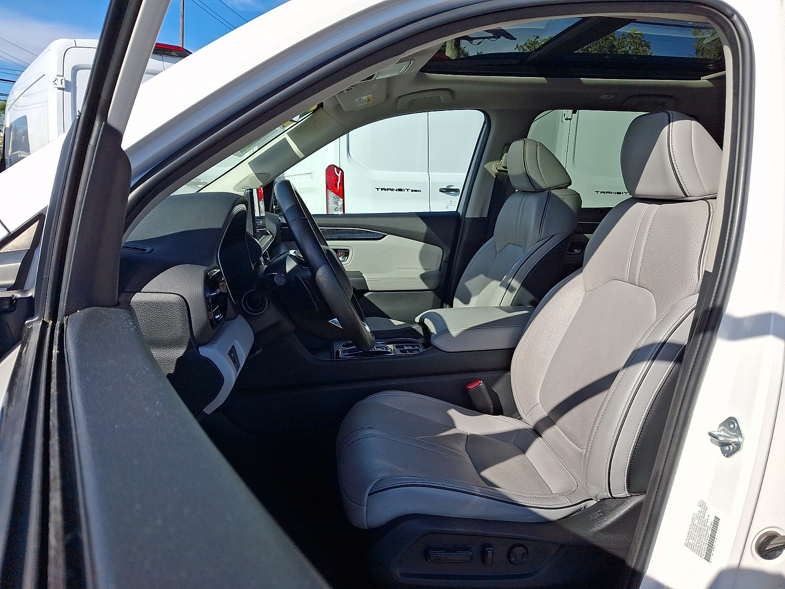 Used 2023 Honda Pilot Elite image 14