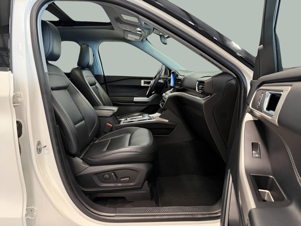Certified 2022 Ford Explorer XLT image 15
