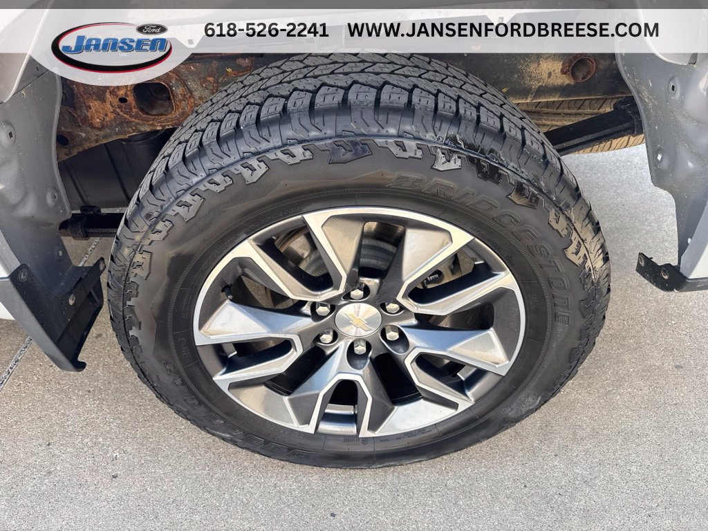 Used 2024 Chevrolet Silverado 1500 LT AWD/4WD image 8