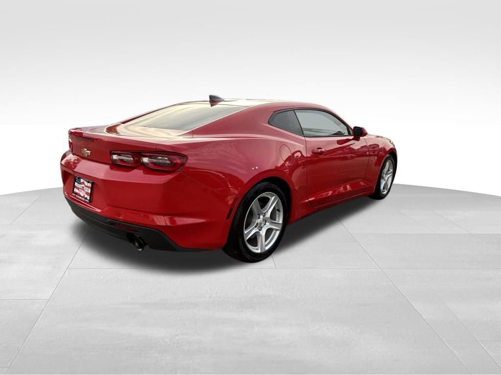Used 2022 Chevrolet Camaro LT RWD image 5
