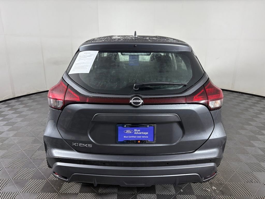 Used 2023 Nissan Kicks S image 4