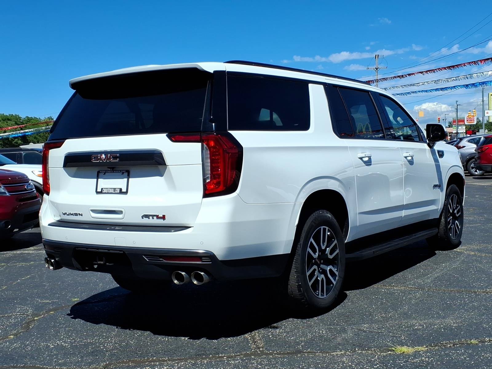 Used 2022 GMC Yukon XL AT4 AWD/4WD image 20