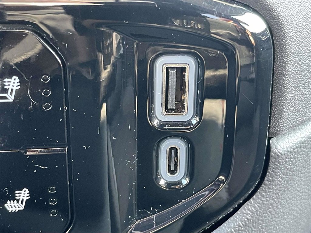 Used 2024 GMC Sierra 1500 Elevation image 23