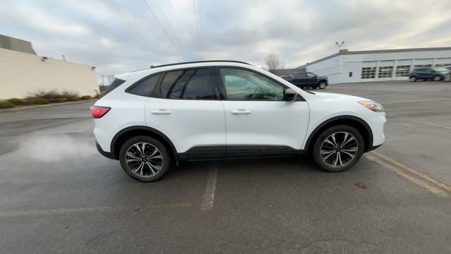 Certified 2022 Ford Escape SE w/ SE Sport Appearance Package image 10