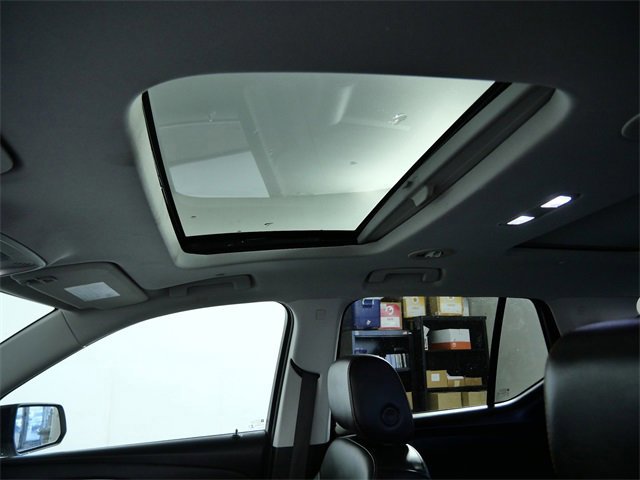 Used 2021 Chevrolet Traverse Premier w/ Redline Edition image 18