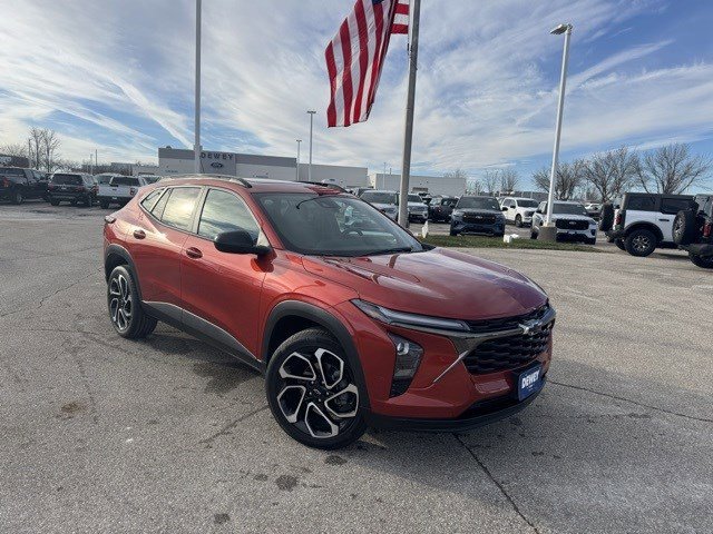 Used 2024 Chevrolet Trax RS w/ Sunroof Package image 7